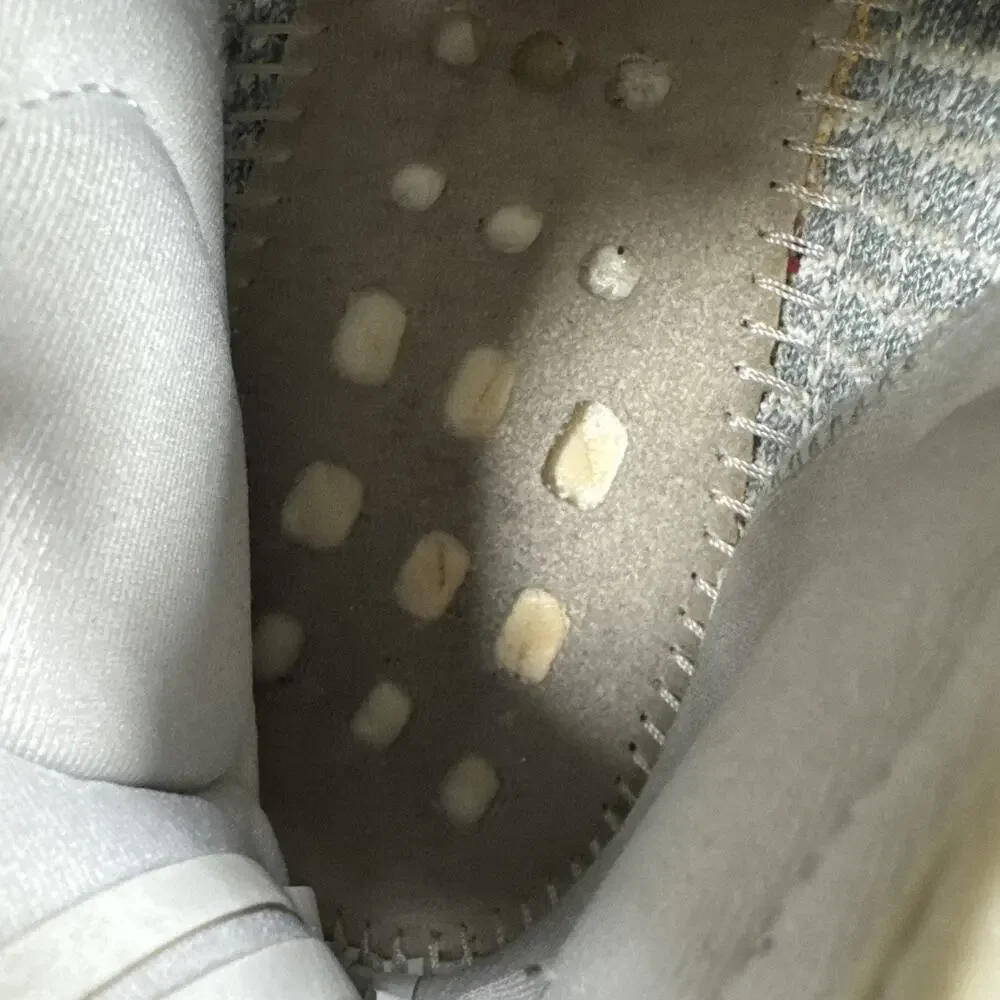 adidas Yeezy Boost 350 V2 Men’s Low Top Lace-Up Cream Sky Blue Sneakers size 8